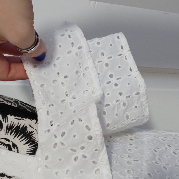 🤍Cremieux🤍 - White Eyelet Cold Shoulder Jane Top - Picture 9 of 12